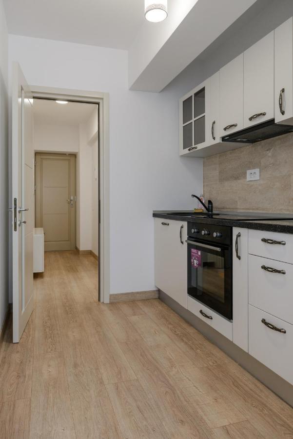 Luxury Apartments Newton By Glam Яссы Экстерьер фото